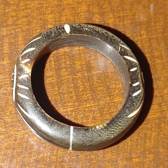 Wooden Ring Handcrafted Black White Tribal Pattern Lightweight Durable Size 7.5 - Picture 8 of 10